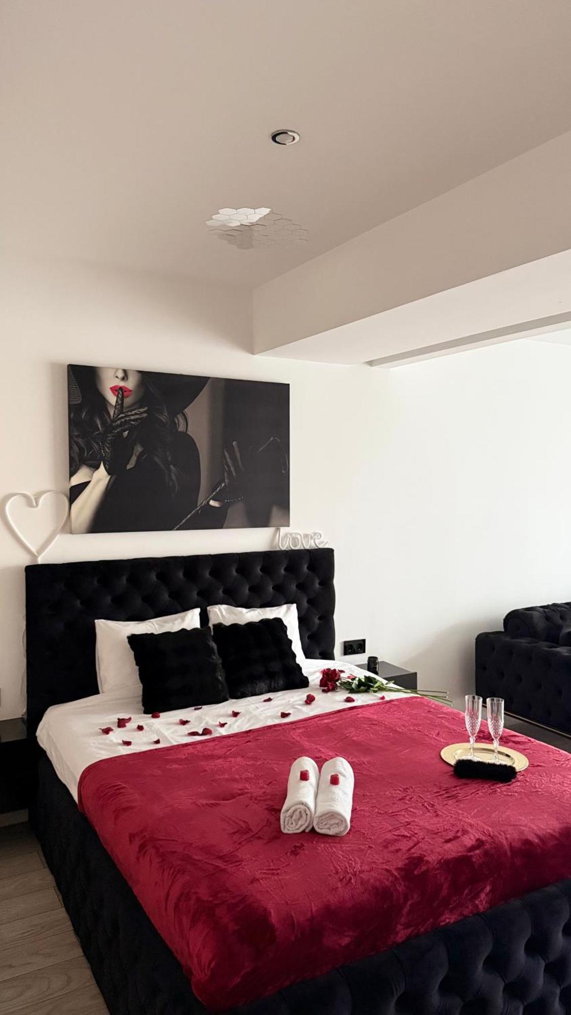 Central Deluxe By Rh Living Bucureşti Ngoại thất bức ảnh
