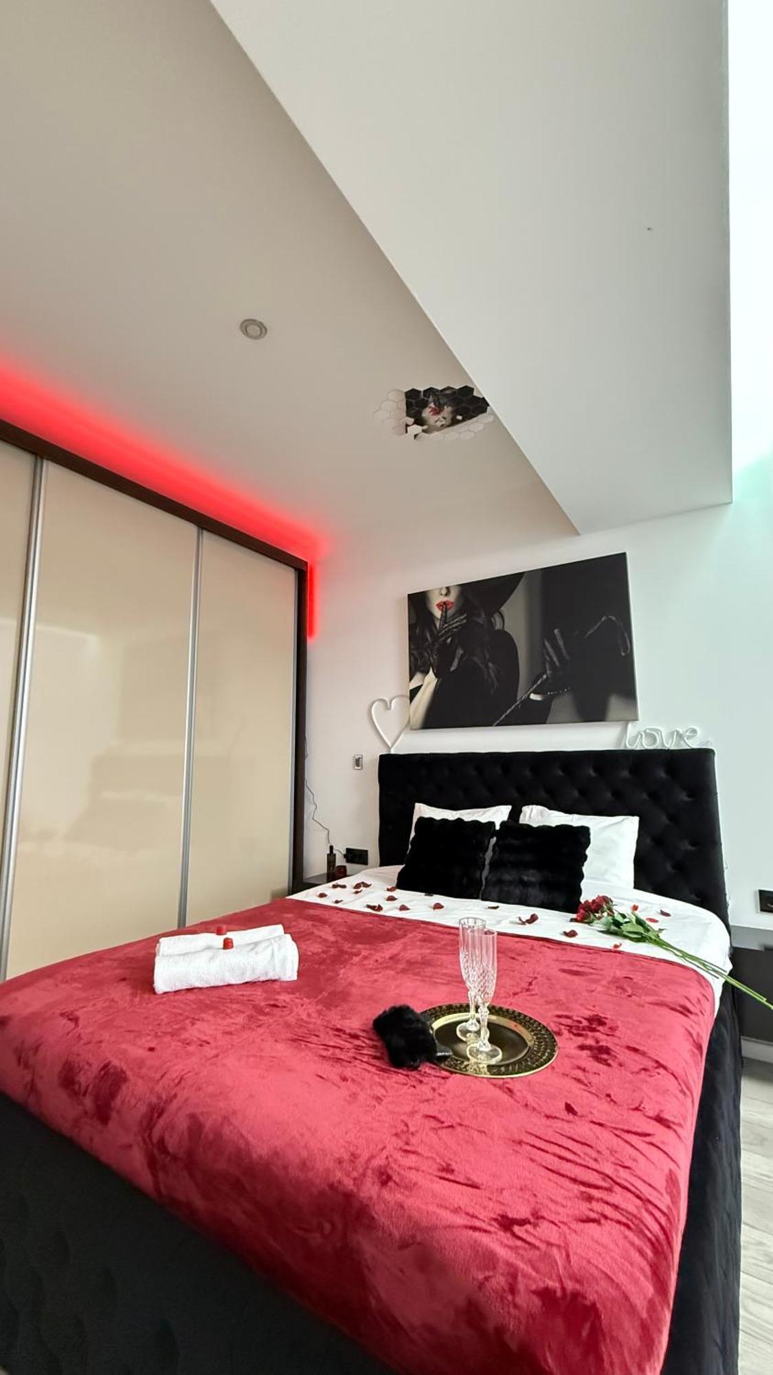 Central Deluxe By Rh Living Bucureşti Ngoại thất bức ảnh