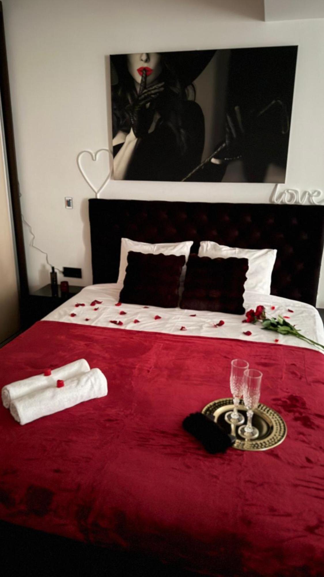Central Deluxe By Rh Living Bucureşti Ngoại thất bức ảnh