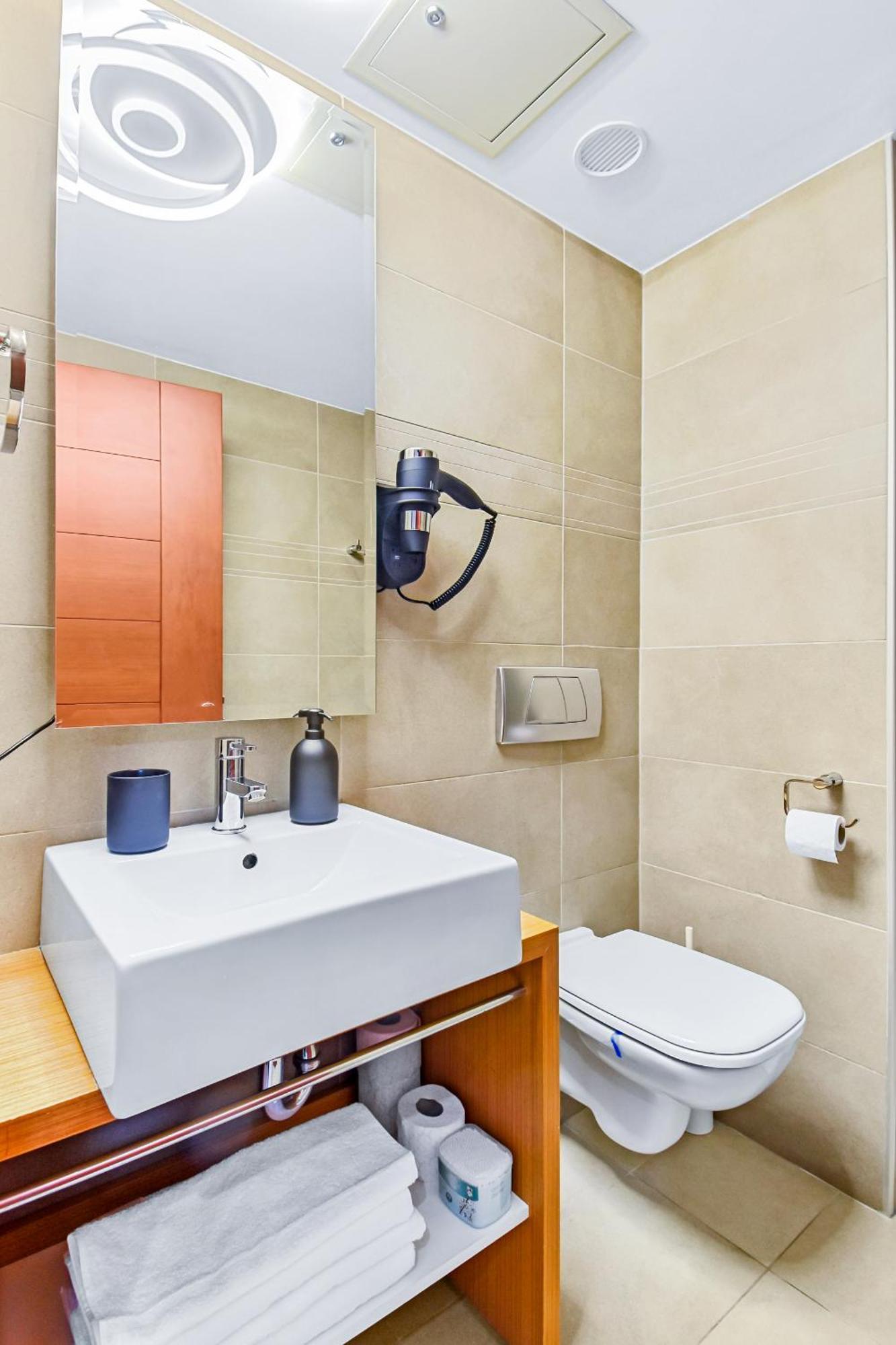 Central Deluxe By Rh Living Bucureşti Ngoại thất bức ảnh